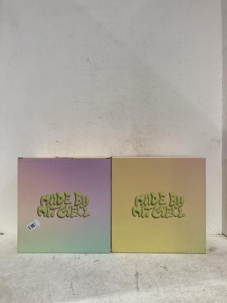 Lot 1051  
            Birmingham SR107 - Parcel Delivery Only 

                
2 X MADE BY MITCHELL CASES