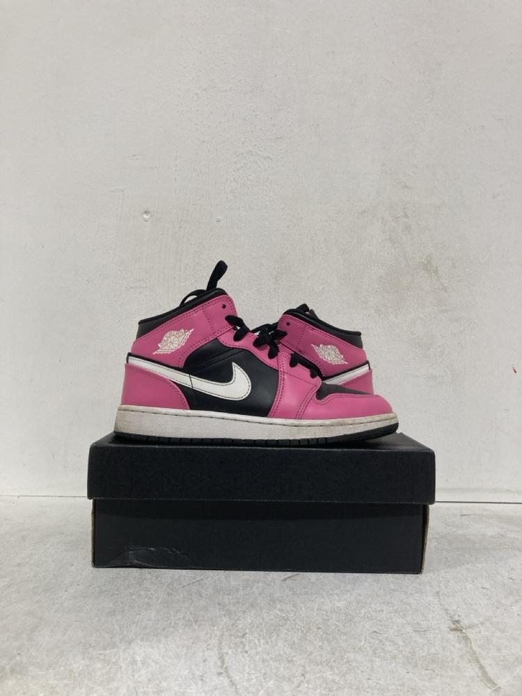 Lot 1081  
            Birmingham SR107 - Parcel Delivery Only 

                
GIRLS NIKE AIR JORDAN TRAINERS IN PINK SIZE 4/5Y