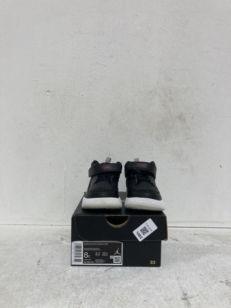 Lot 1082  
            Birmingham SR107 - Parcel Delivery Only 

                
BOYS JORDAN MAX AURA 5 SIZE 8C