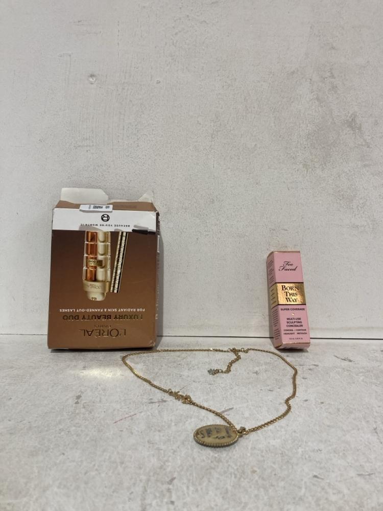 Lot 1088  
            Birmingham SR107 - Parcel Delivery Only 

                
3 X ASSORTED ITEMS TO INCLUDE L'OREAL LUXURY BEAUTY DUO