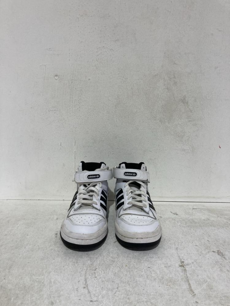 Lot 1098  
            Birmingham SR107 - Parcel Delivery Only 

                
ADIDAS WHITE FORUM MID TRAINERS SIZE 4.5