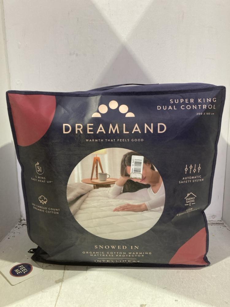 Lot 1140  
            Birmingham SR107 - Parcel Delivery Only 

                
DREAMLAND SNOWED IN ORGANIC COTTON WARMING MATTRESS PROTECTOR SUPER KING DUAL