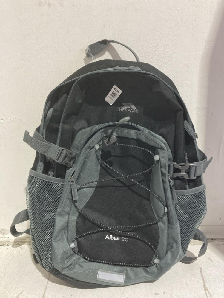 Lot 1150  
            Birmingham SR107 - Parcel Delivery Only 

                
TRESPASS ALBUS 30 GREEN/BLACK BACKPACK