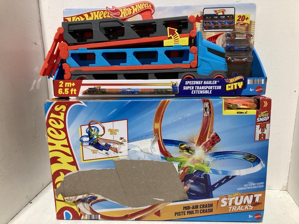 Lot 1206  
            Birmingham SR107 - Parcel Delivery Only 

                
2 X ITEMS TO INCLUDE HOT WHEELS STUNT TRACKS