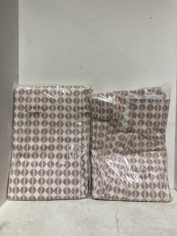 Lot 142  
            Birmingham SR107 - Parcel Delivery Only 

                
JOHN LEWIS & PARTNERS LANDING CURTAINS WHITE/RED SIZE UNKNOWN