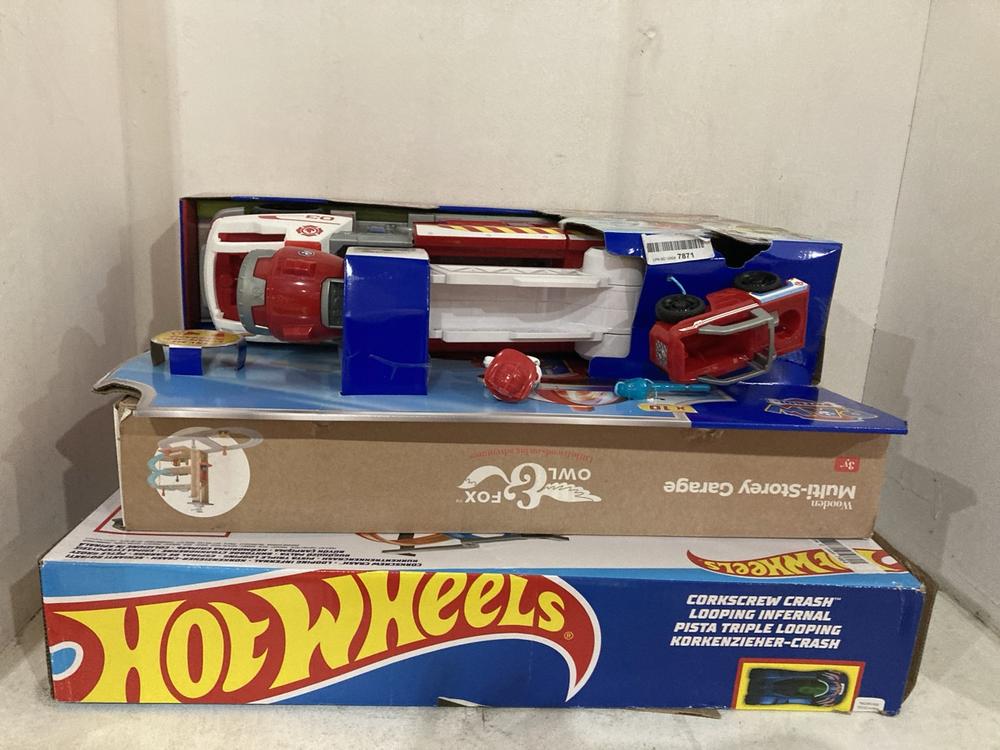 Lot 188  
            Birmingham SR107 - Parcel Delivery Only 

                
3 X CHILDRENS TOYS TO INCLUDE OWL & FOX MULTI-STOREY GARAGE