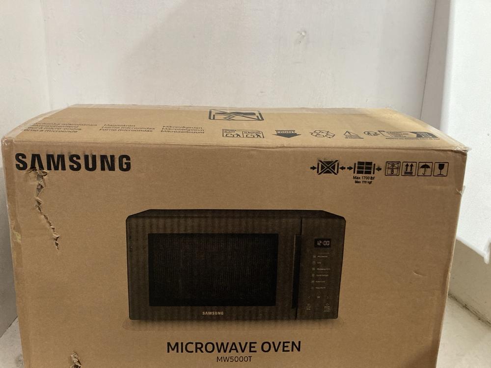 Lot 231  
            Birmingham SR107 - Parcel Delivery Only 

                
SAMSUNG MICROWAVE OVEN WITH HEALTHY STEAM OPTION 23L 800W