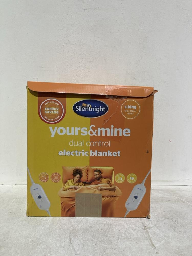 Lot 303  
            Birmingham SR107 - Parcel Delivery Only 

                
SILENTNIGHT YOURS & MINE DUAL CONTROL SUPER KING ELECTRIC BLANKET (SIZE 160X200CM)