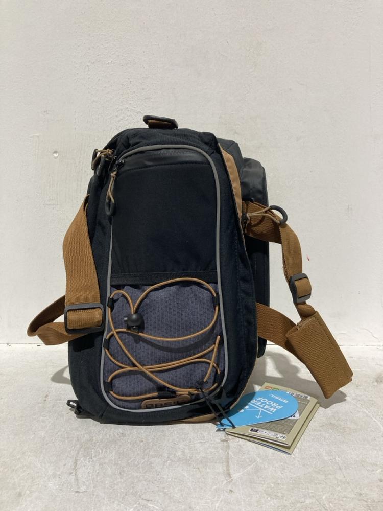 Lot 314  
            Birmingham SR107 - Parcel Delivery Only 

                
BASIL MILES BLACK SLATE TRUNKBAG