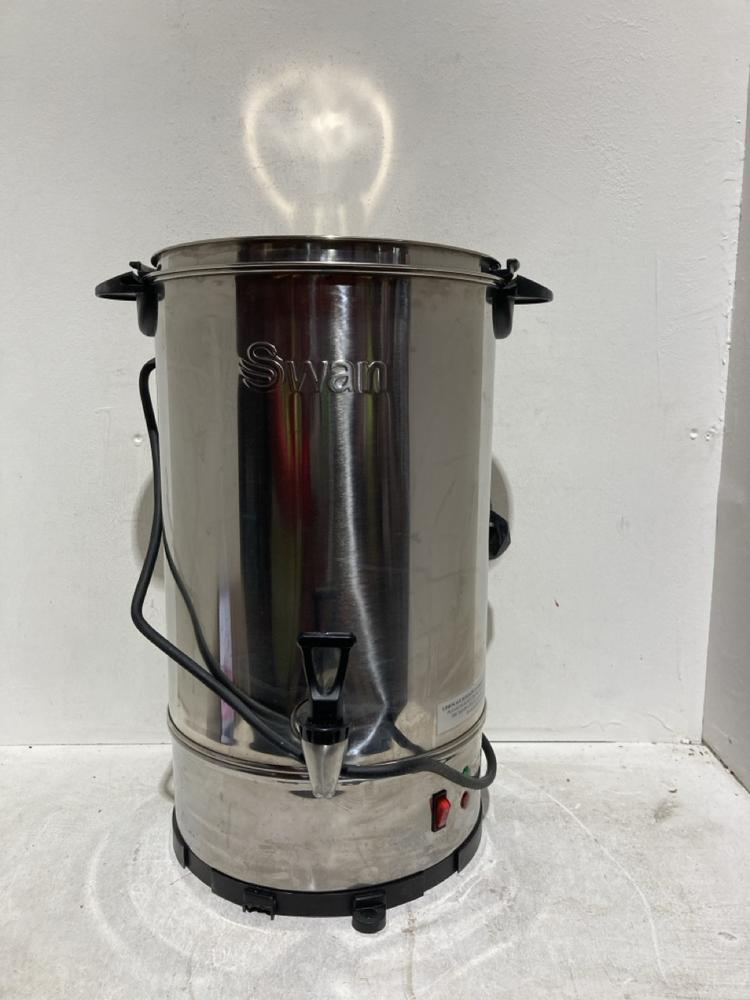 Lot 352  
            Birmingham SR107 - Parcel Delivery Only 

                
LID AND STAINLESS STEEL INNER POT