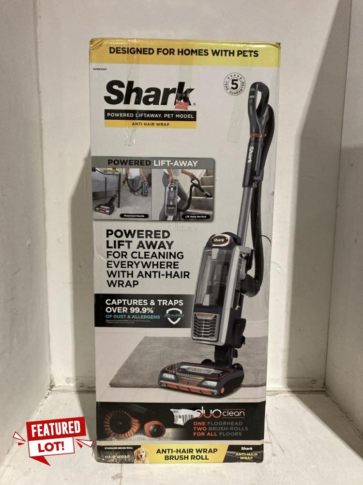 Lot 35  
            Birmingham SR107 - Parcel Delivery Only 

                
SHARK CORDED UPRIGHT VACUUM CLEANER ORIGINAL RRP £206
