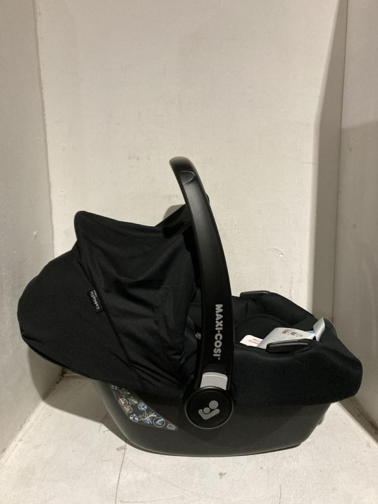 Lot 37  
            Birmingham SR107 - Parcel Delivery Only 

                
MAXI-COSI CABRIOFIX ISIZE 0-12 MONTHS CAR SEAT ORIGINAL RRP £129
