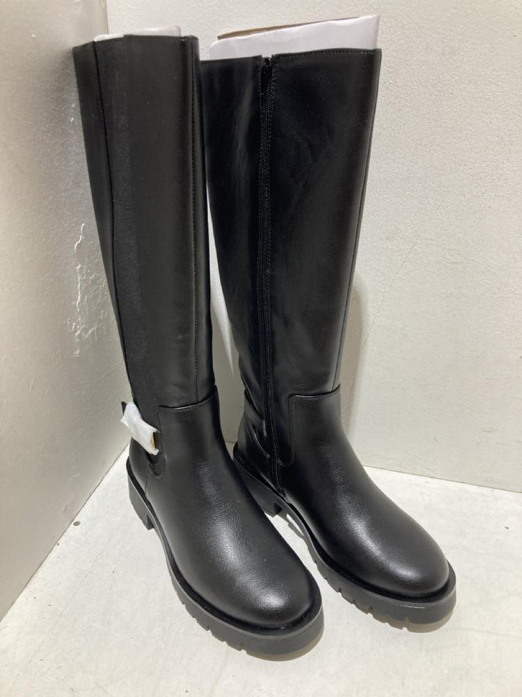 Lot 609  
            Birmingham SR107 - Parcel Delivery Only 

                
THE VERY COLLECTION BOOTS BLACK SIZE 5