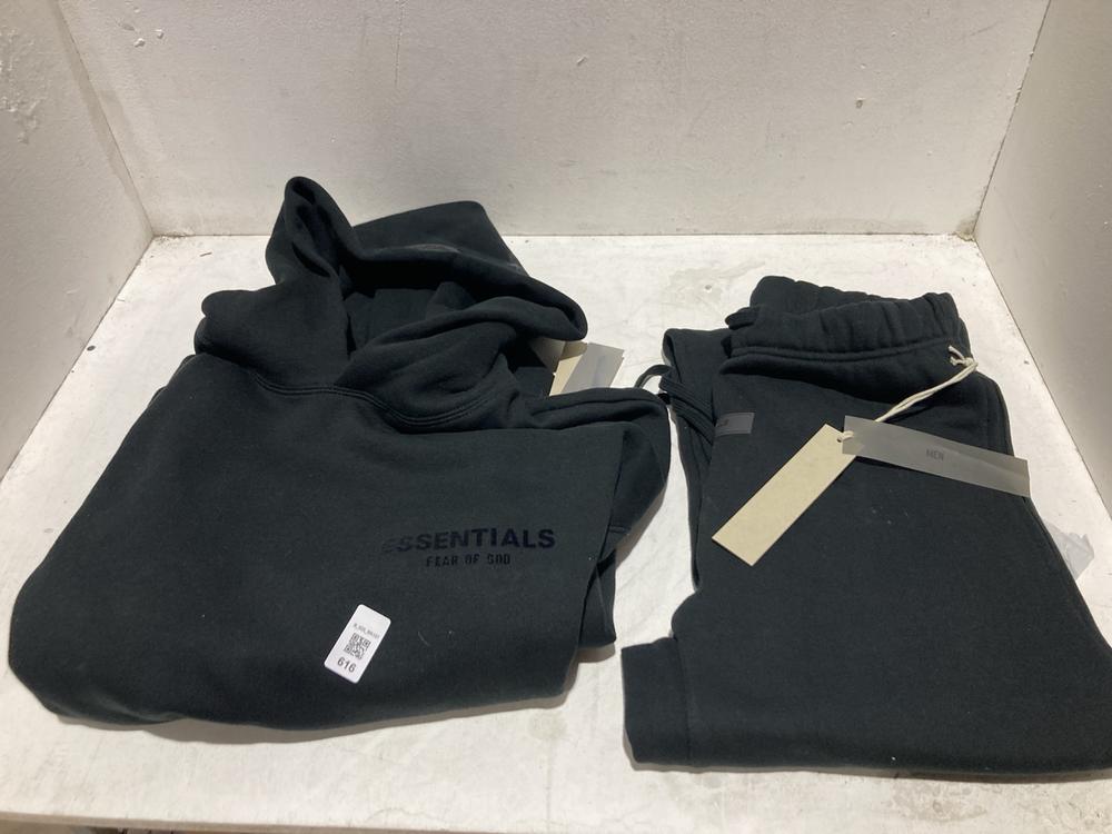 Lot 616  
            Birmingham SR107 - Parcel Delivery Only 

                
ESSENTIALS FEAR OF GOD BLACK TRACKSUIT SIZE XS