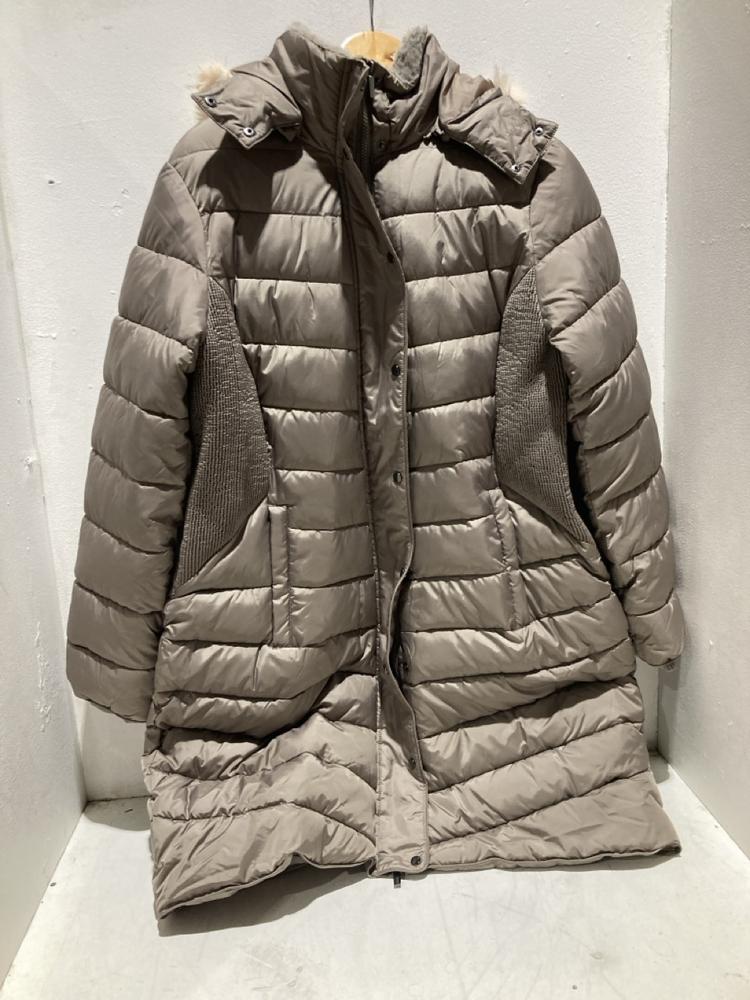 Lot 621  
            Birmingham SR107 - Parcel Delivery Only 

                
VERY WOMEN'S HOOD FAUX-FUR COLLAR PUFFER COAT SIZE 18