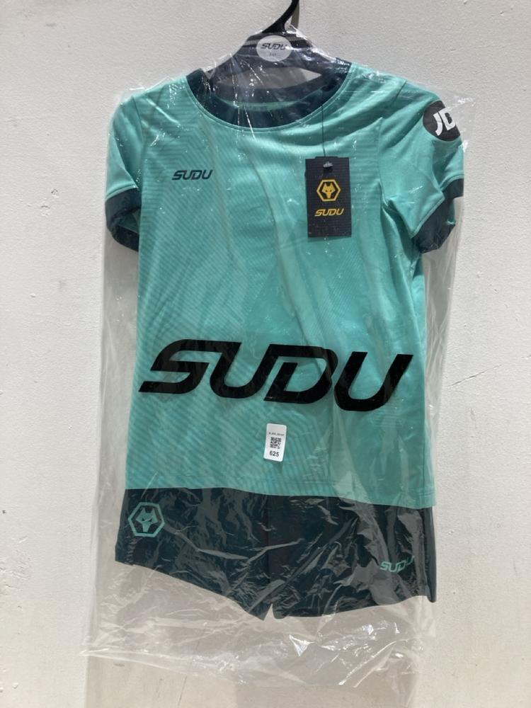 Lot 625  
            Birmingham SR107 - Parcel Delivery Only 

                
WOLVES AWAY INFANT KIT 5-6 YEARS