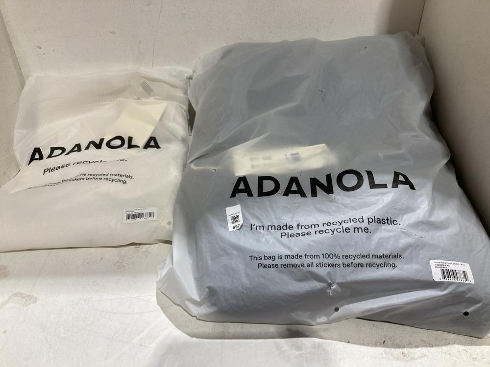 Lot 657  
            Birmingham SR107 - Parcel Delivery Only 

                
2 X ITEMS TO INCLUDE ADANOLA FUNNEL NECK PUFFER JACKET BLACK SIZE XL