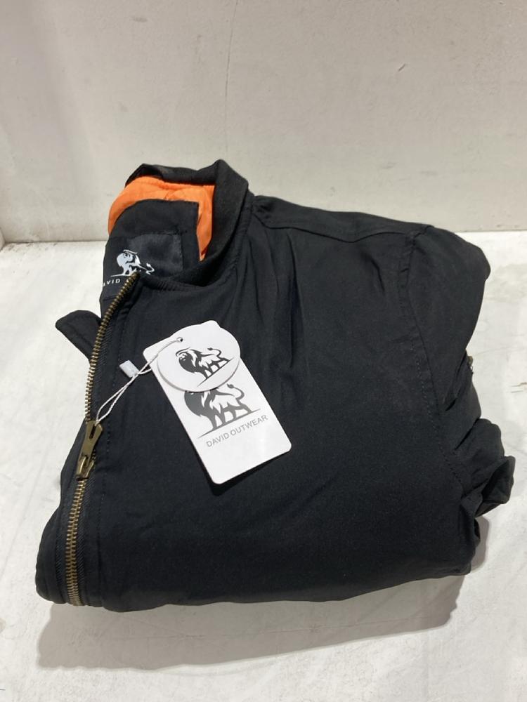 Lot 666  
            Birmingham SR107 - Parcel Delivery Only 

                
DAVID OUTWEAR JACKET SIZE S