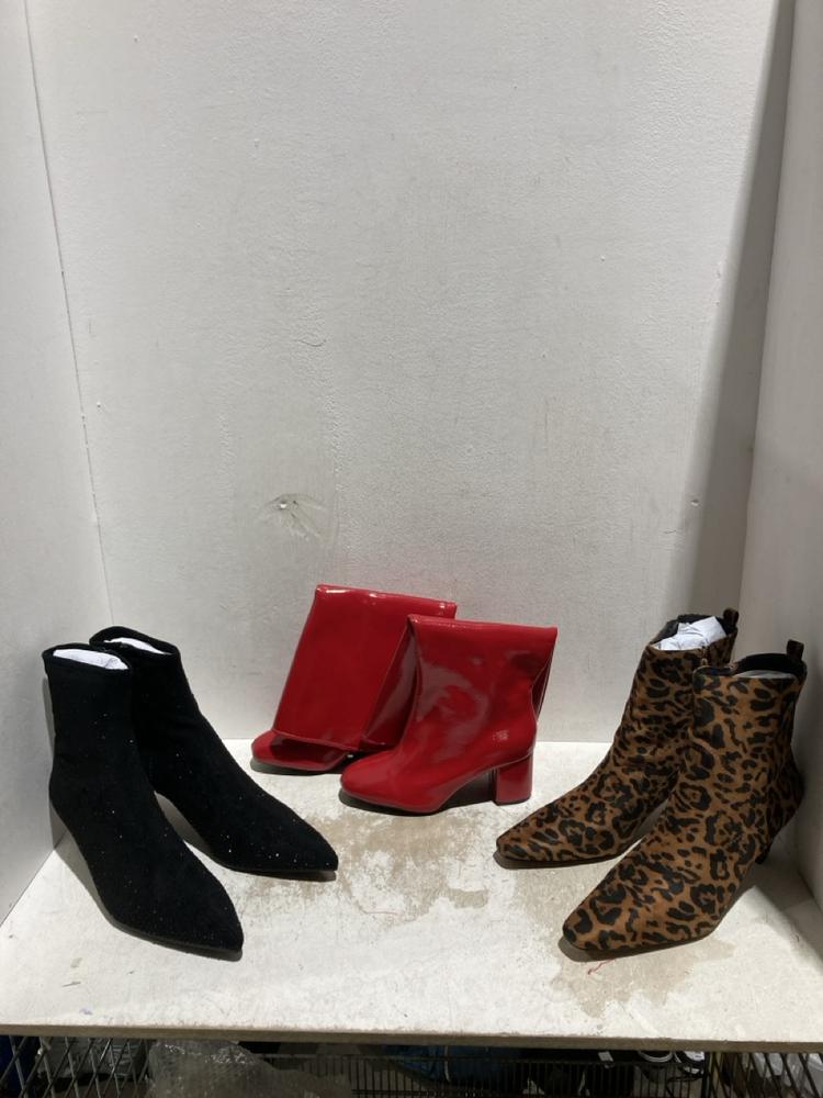 Lot 730  
            Birmingham SR107 - Parcel Delivery Only 

                
ASSORTED WOMEN'S SHOES TO INCLUDE POINT KITTEN BOOT SIZE 11 BLACK