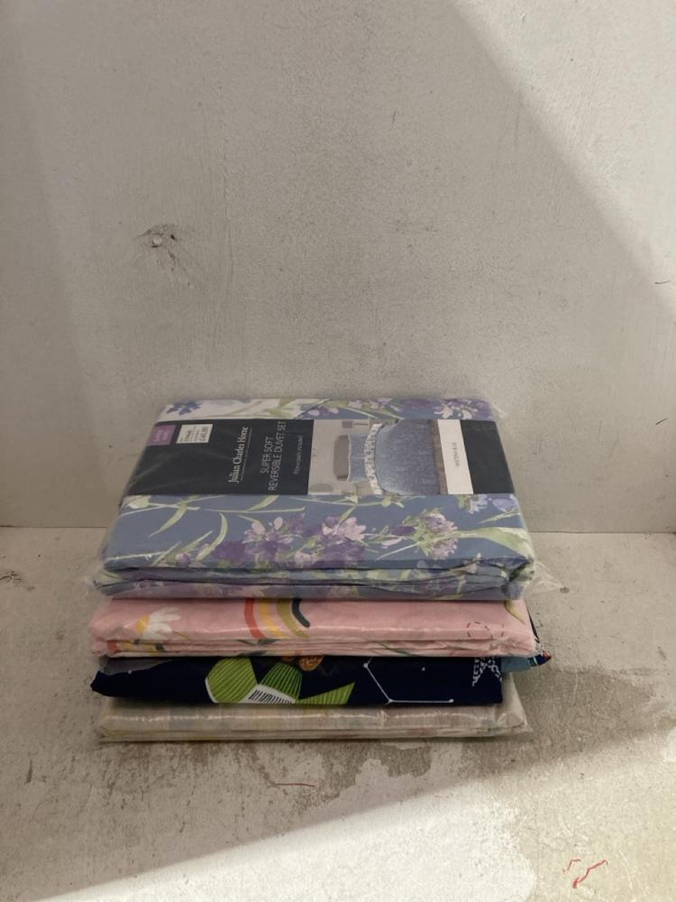 Lot 762  
            Birmingham SR107 - Parcel Delivery Only 

                
ASSORTED LINEN TYO INCLUDE JULIAN CHARLES HOME REVERSIBLE DUVET SET