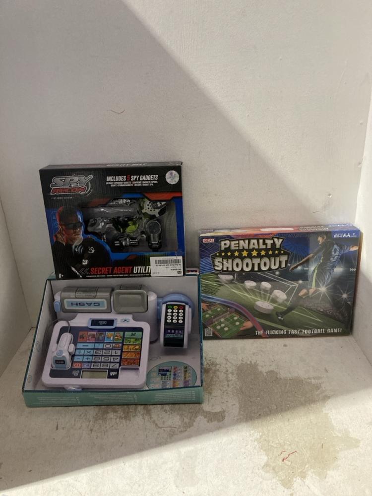 Lot 777  
            Birmingham SR107 - Parcel Delivery Only 

                
ASSORTED CHILDRENS TOYS TO INCLUDE SECRET AGENT UTILITY BELT