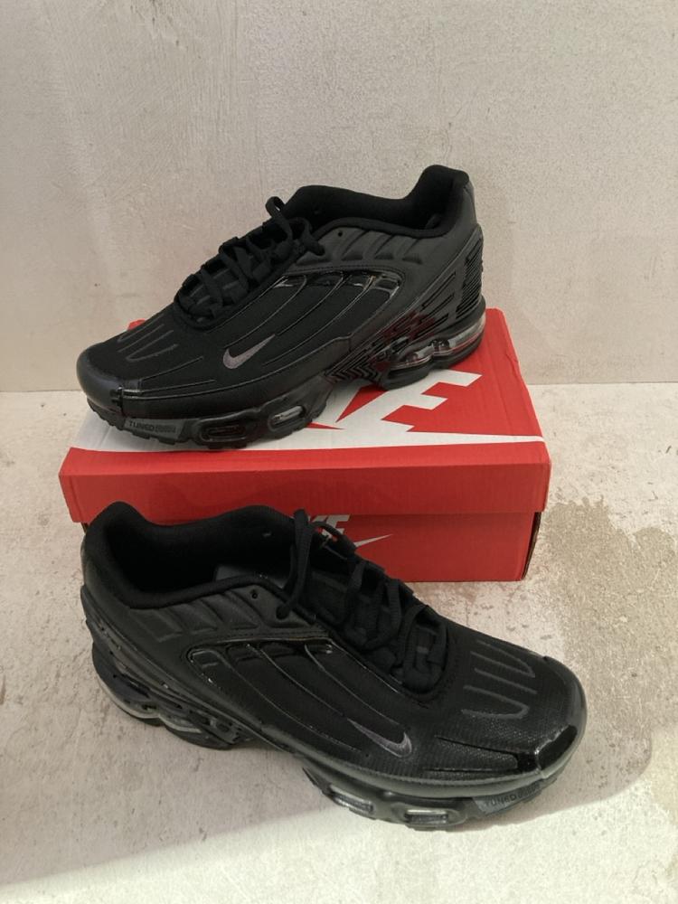 Lot 783  
            Birmingham SR107 - Parcel Delivery Only 

                
NIKE TN TUNED AIR MENS BLACK SIZE 8