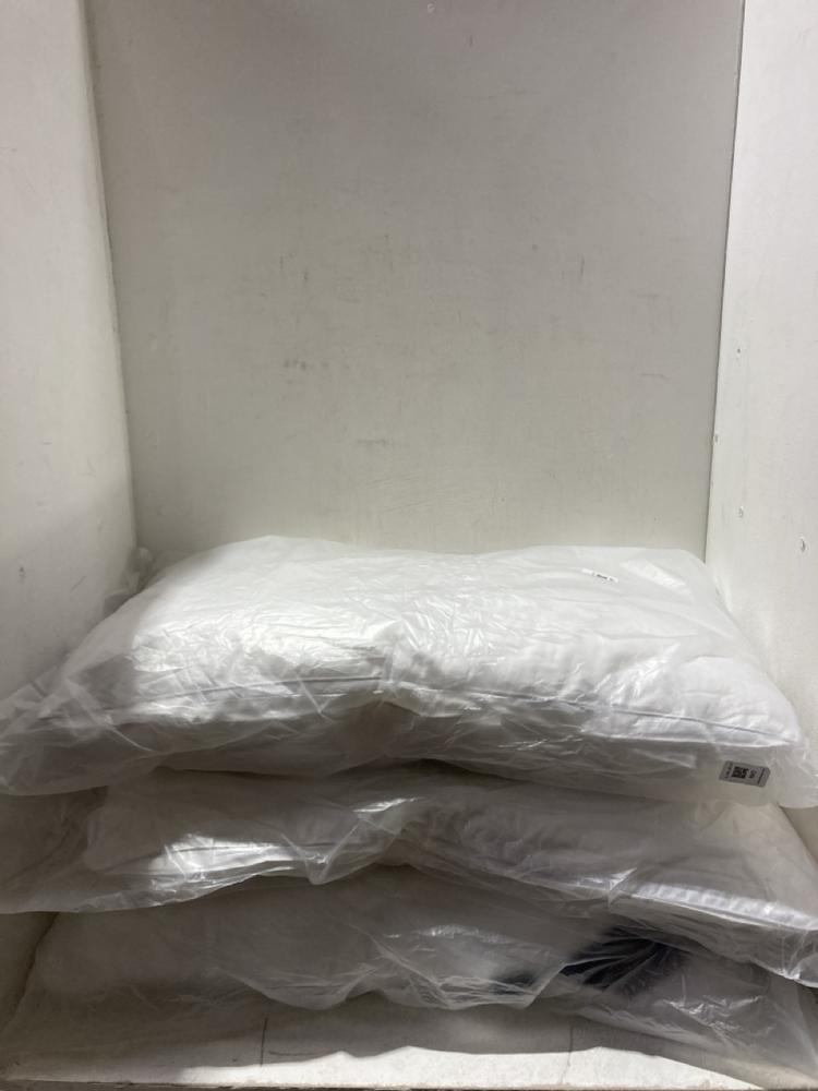 Lot 877  
            Birmingham SR107 - Parcel Delivery Only 

                
3 X ITEMS TO INCLUDE SARAH-JAYNE COLLECTION LUXURY CUSHION PILLOW