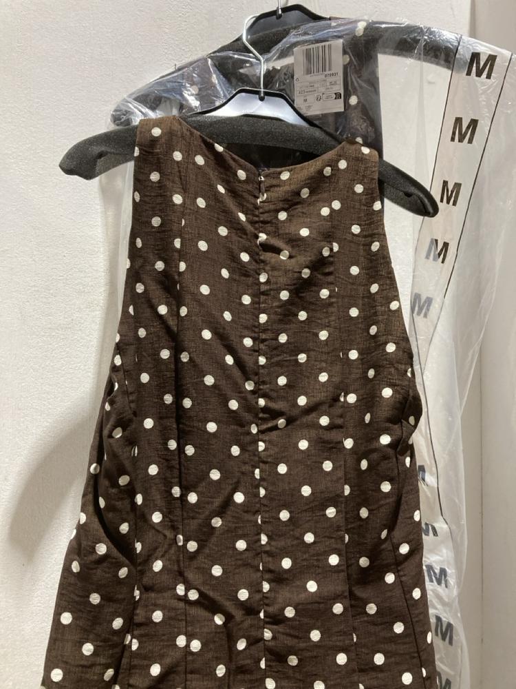 Lot 888  
            Birmingham SR107 - Parcel Delivery Only 

                
2 X ITEMS TO INCLUDE MANGO 423 WOMAN DRESS IN BROWN SIZE UK SMALL