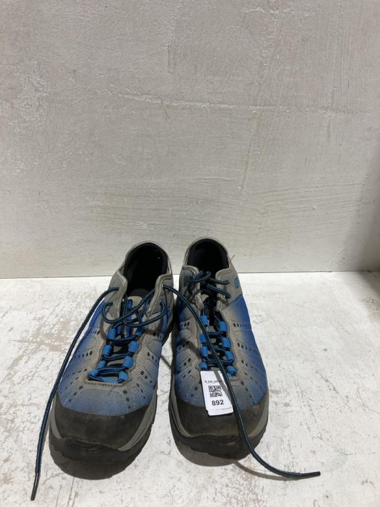 Lot 892  
            Birmingham SR107 - Parcel Delivery Only 

                
BERGHAUS GIRLS KOVERT TRAINERS IN GREY SIZE UK 5