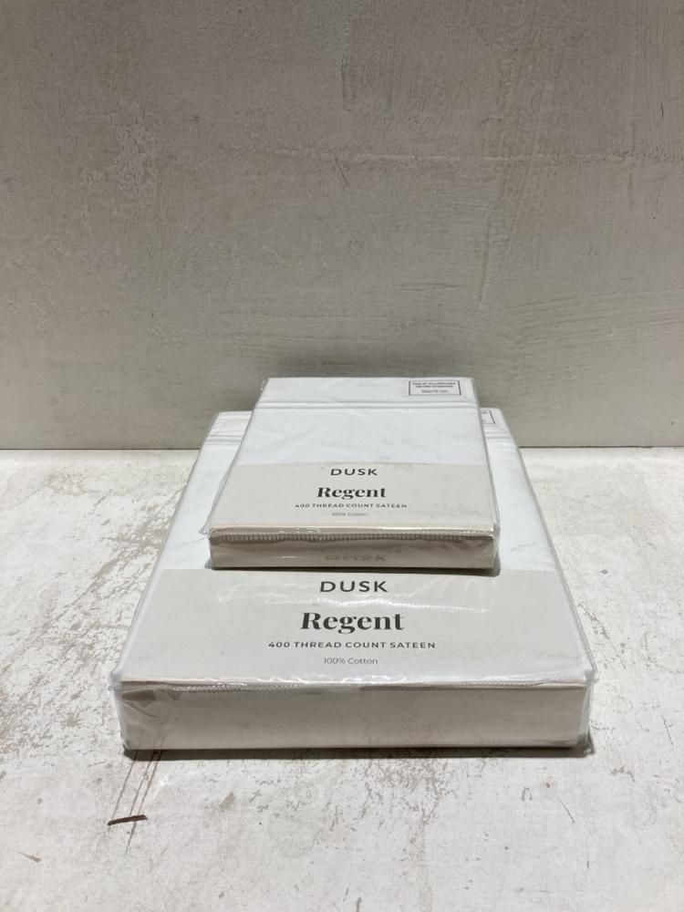 Lot 939  
            Birmingham SR107 - Parcel Delivery Only 

                
ASSORTED LINEN TO INCLUDE DUSK REGENT 400 THREAD SATEEN KING SIZE DUVET COVER