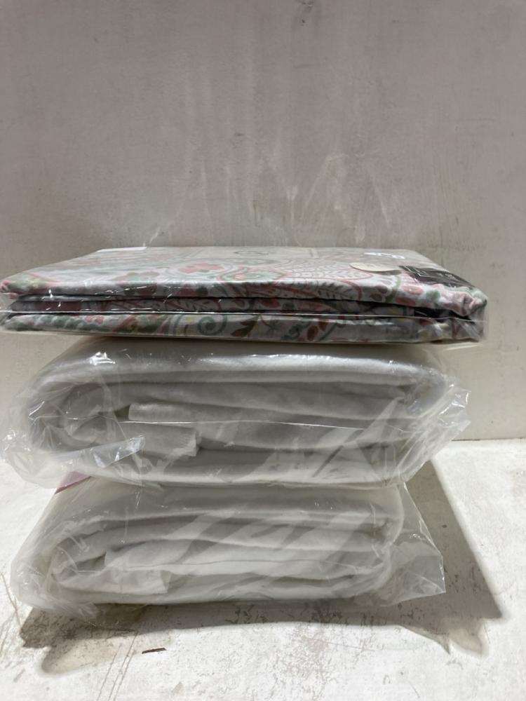 Lot 941  
            Birmingham SR107 - Parcel Delivery Only 

                
ASSORTED LINEN TO INCLUDE SLUMBERDOWN SLEEPY NIGHTS DOUBLE ELECTRIC BLANKET