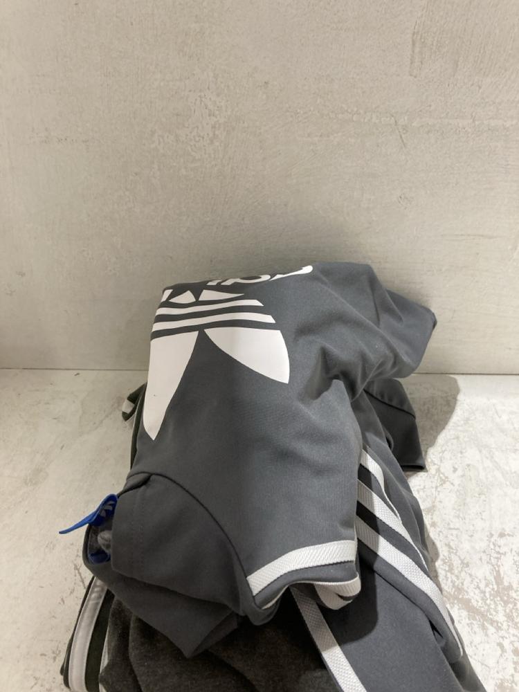 Lot 959  
            Birmingham SR107 - Parcel Delivery Only 

                
ASSORTED MENS CLOTHING TO INCLUDE ADIDAS ORIGINALS GREY HOODIE 13-14Y