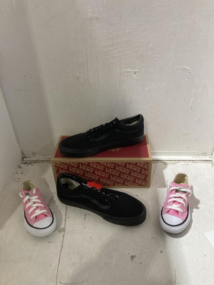 Lot 970  
            Birmingham SR107 - Parcel Delivery Only 

                
ASSORTED VANS PLIMSOLLS TO INCLUDE OLD SKOOL BLACK UNISEX SIZE M9 W10