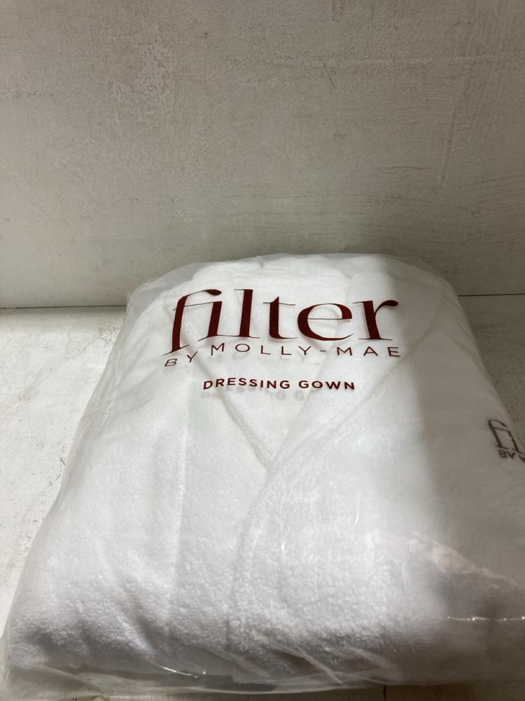 Lot 972  
            Birmingham SR107 - Parcel Delivery Only 

                
MOLLY-MAE FILTER WOMANS WHITE DRESSING GOWN SIZE L