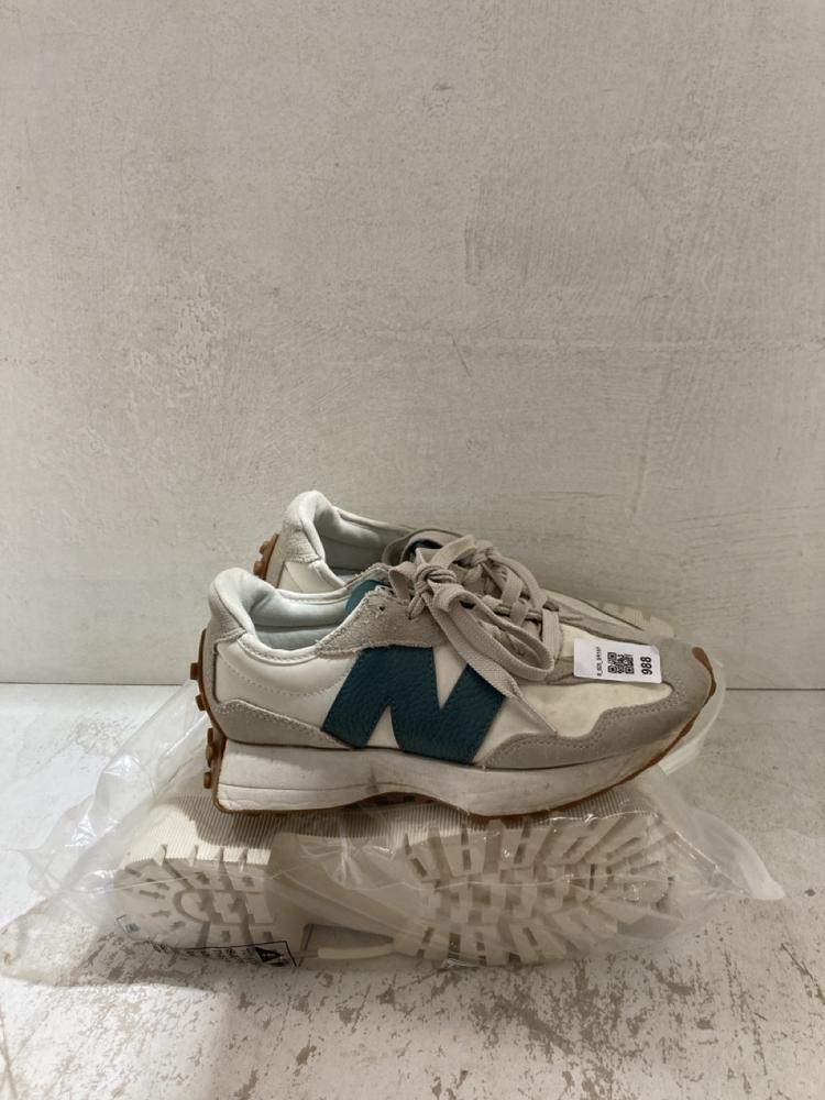 Lot 988  
            Birmingham SR107 - Parcel Delivery Only 

                
ASSORTED WOMEN'S FOOTWEAR TO INCLUDE NEW BALANCE 327 CREME/BLUE SIZE 3