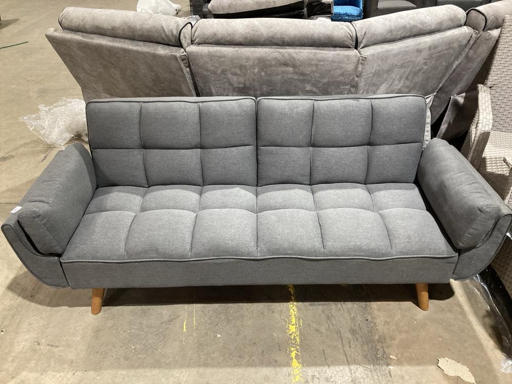 Lot 102  
            Birmingham SR106 - Collection or Optional Delivery Available 

                
2 SEATER DIVAN BED (LOCATION: ROW 6 - C)