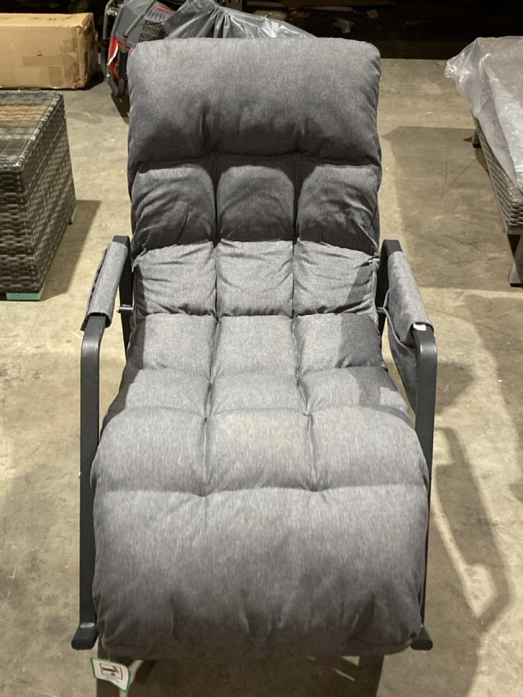 Lot 126  
            Birmingham SR106 - Collection or Optional Delivery Available 

                
METAL FRAME OUTDOOR LOUNGE CHAIR WITH CUSHION (LOCATION: ROW 5 - C )