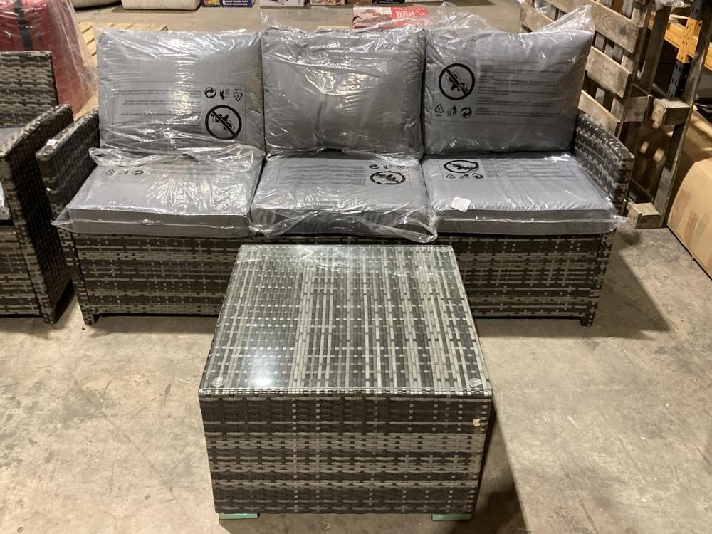 Lot 142  
            Birmingham SR106 - Collection or Optional Delivery Available 

                
RATTAN OUTDOOR 3 SEATER SOFA WITH CUSHION TO INCLUDE COFFEE TABLE WITH GLASS TOP ...