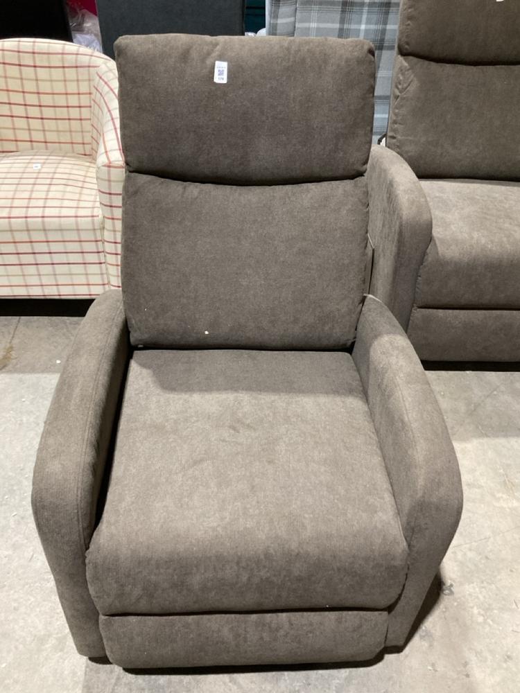 Lot 179  
            Birmingham SR106 - Collection or Optional Delivery Available 

                
RECLINER ARMCHAIR IN BROWN FABRIC (LOCATION: ROW 4 - C )