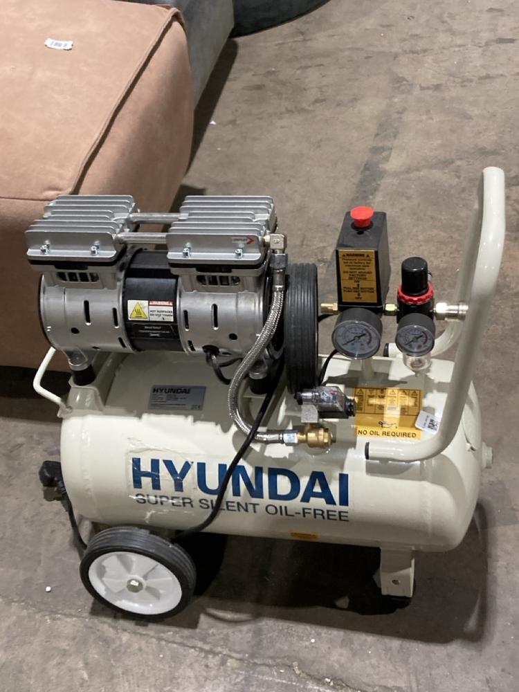 Lot 189  
            Birmingham SR106 - Collection or Optional Delivery Available 

                
HYUNDAI 24L AIR COMPRESSOR - HY7524 - ORIGINAL RRP £149.99 (LOCATION: ROW 4 - C )