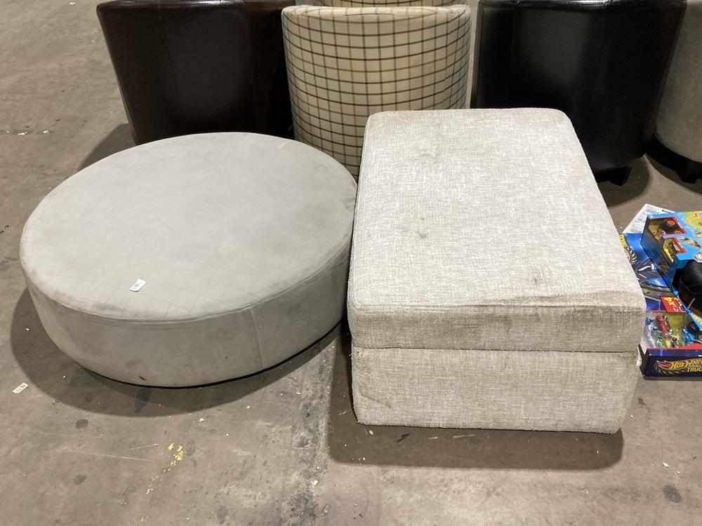 Lot 205  
            Birmingham SR106 - Collection or Optional Delivery Available 

                
SOFOLOGY ROUND DESIGNER FOOTSTOOL IN SILVER ALL OVER ORIGINAL RRP £549 (SOF4147-1...