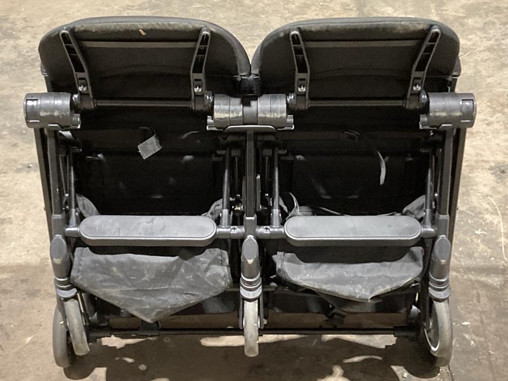 Lot 214  
            Birmingham SR106 - Collection or Optional Delivery Available 

                
PUGGLE DOUBLE STROLLER ORIGINAL RRP £250 (LOCATION: ROW 4 - C )
