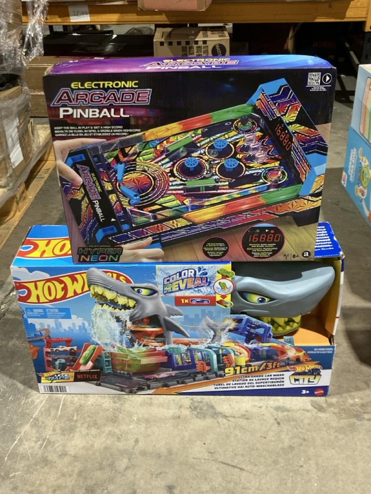 Lot 329  
            Birmingham SR106 - Collection or Optional Delivery Available 

                
HOT WHEELS CITY COLOUR REVEAL CAR WASH PLAYSET TO INCLUDE ELECTRONIC ARCADE PINBA...