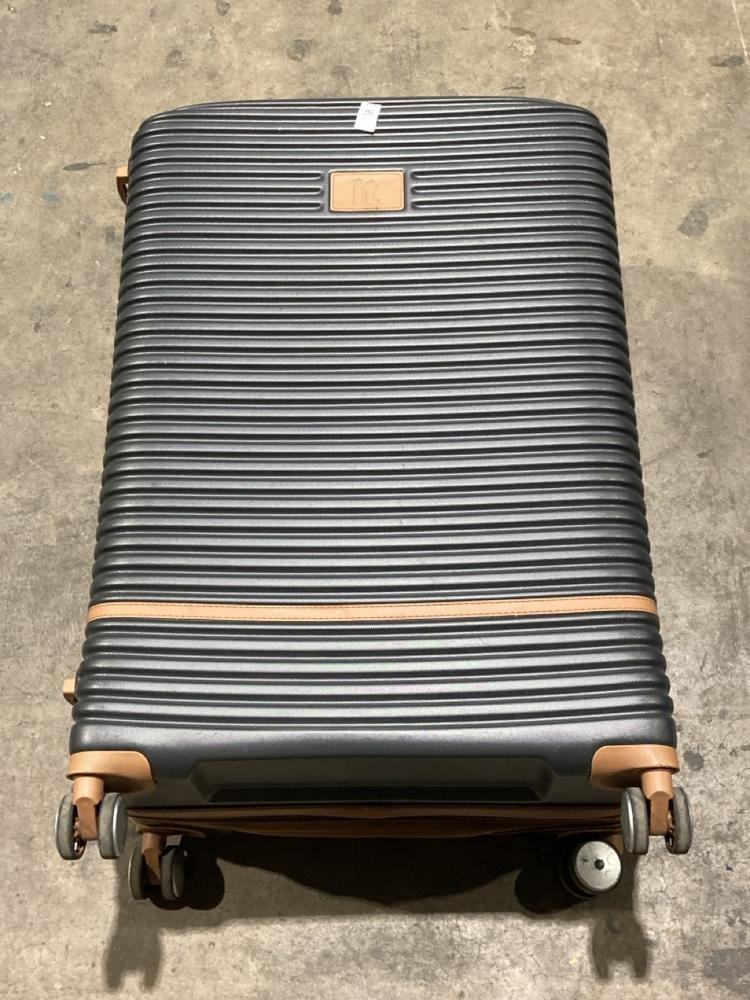 Lot 399  
            Birmingham SR106 - Collection or Optional Delivery Available 

                
IT LUGGAGE HARD SHELL GREY AND BROWN SUITCASE (LOCATION: RACKINGS)