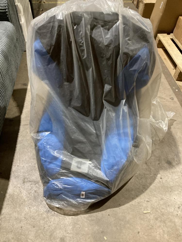 Lot 450  
            Birmingham SR106 - Collection or Optional Delivery Available 

                
PLAYSTATION BEAN BAG (LOCATION: RACKINGS)