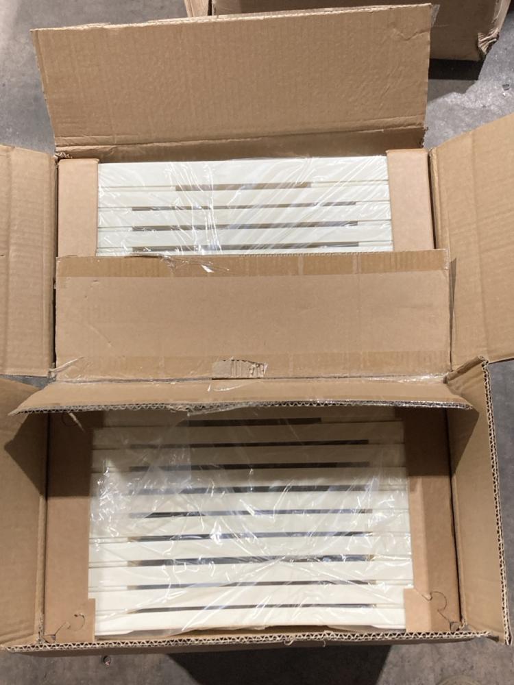 Lot 456  
            Birmingham SR106 - Collection or Optional Delivery Available 

                
WALL MOUNTED PLASTIC RACK (LOCATION: RACKINGS)