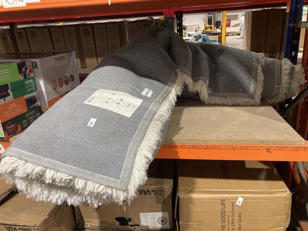 Lot 462  
            Birmingham SR106 - Collection or Optional Delivery Available 

                
DUNELM IVORY 200 X 290 CM CARPET ORIGINAL RRP £299 (LOCATION: RACKINGS)