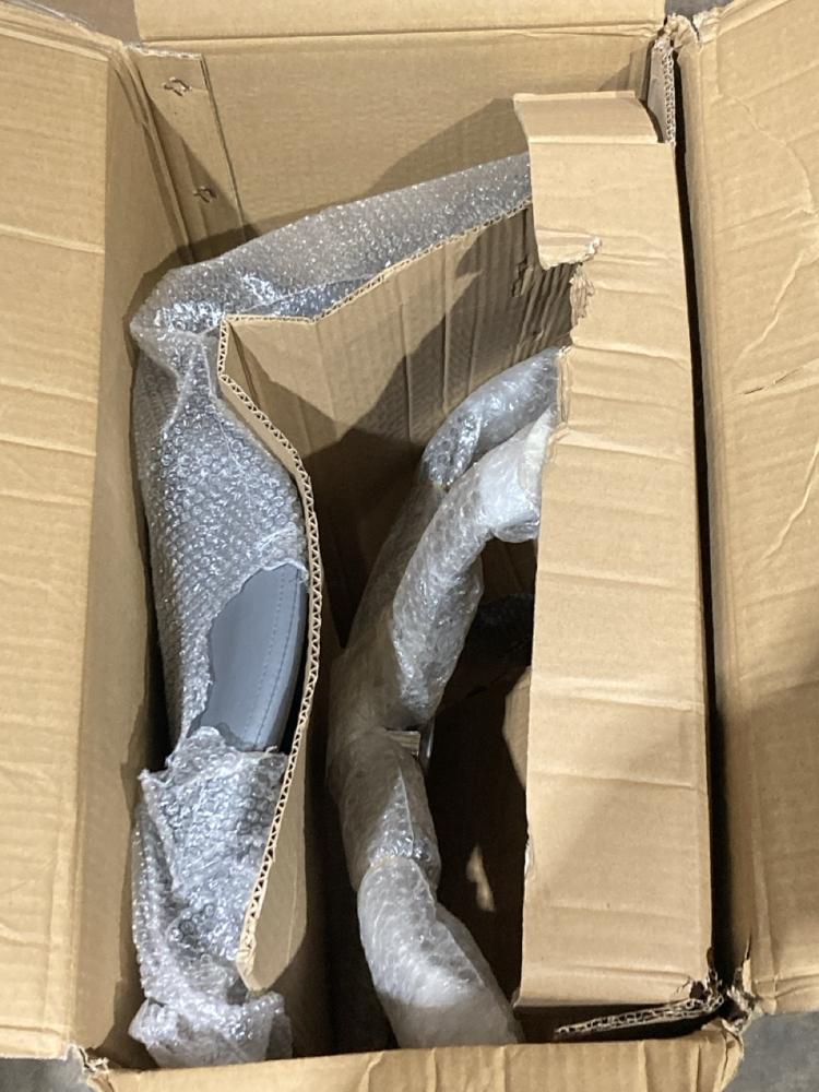 Lot 467  
            Birmingham SR106 - Collection or Optional Delivery Available 

                
OFFICE CHAIR IN LEATHER DARK GREY (LOCATION: RACKINGS)