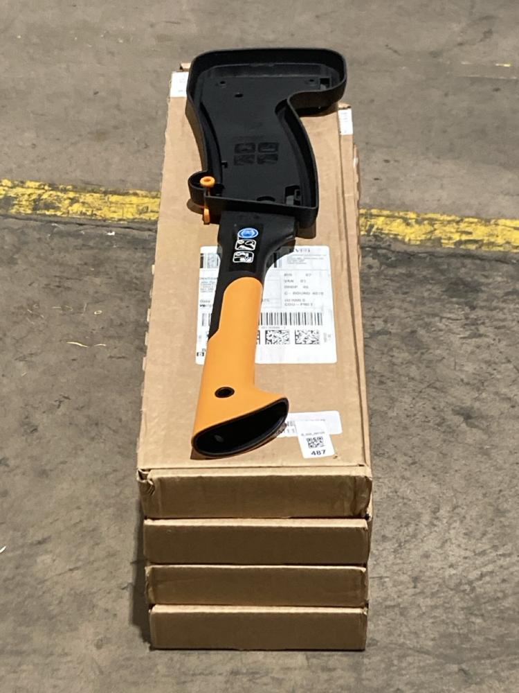 Lot 487  
            Birmingham SR106 - Collection 

                
5 X FISKARS XA3 WOODXPERT STEEL BRUSH HOOK (LOCATION: RACKINGS)