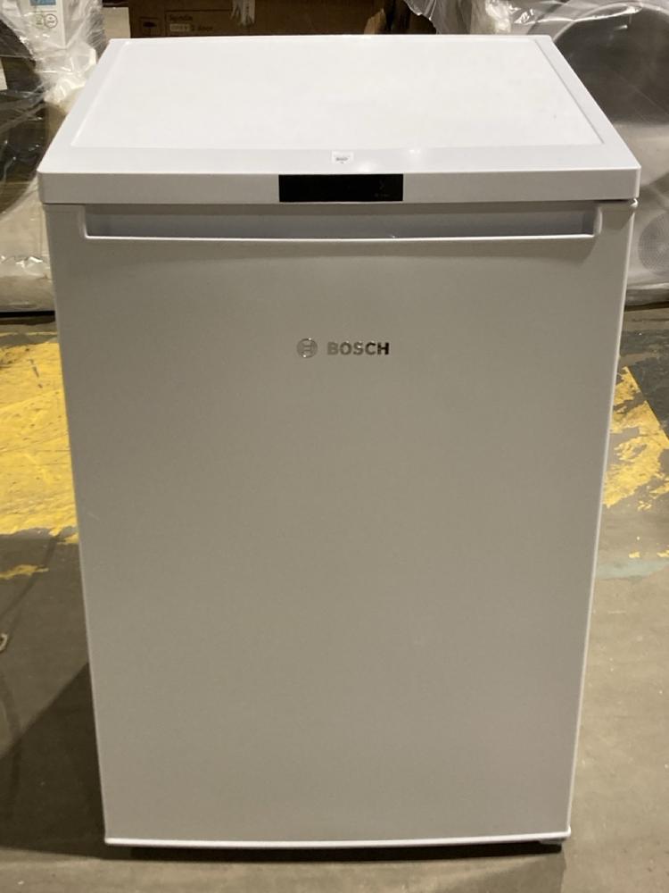 Lot 4  
            Birmingham SR106 - Collection or Optional Delivery Available 

                
BOSCH SERIES 2 UNDER COUNTER FREEZER - GTV15NWEBG - ORIGINAL RRP £299 (LOCATION: ...